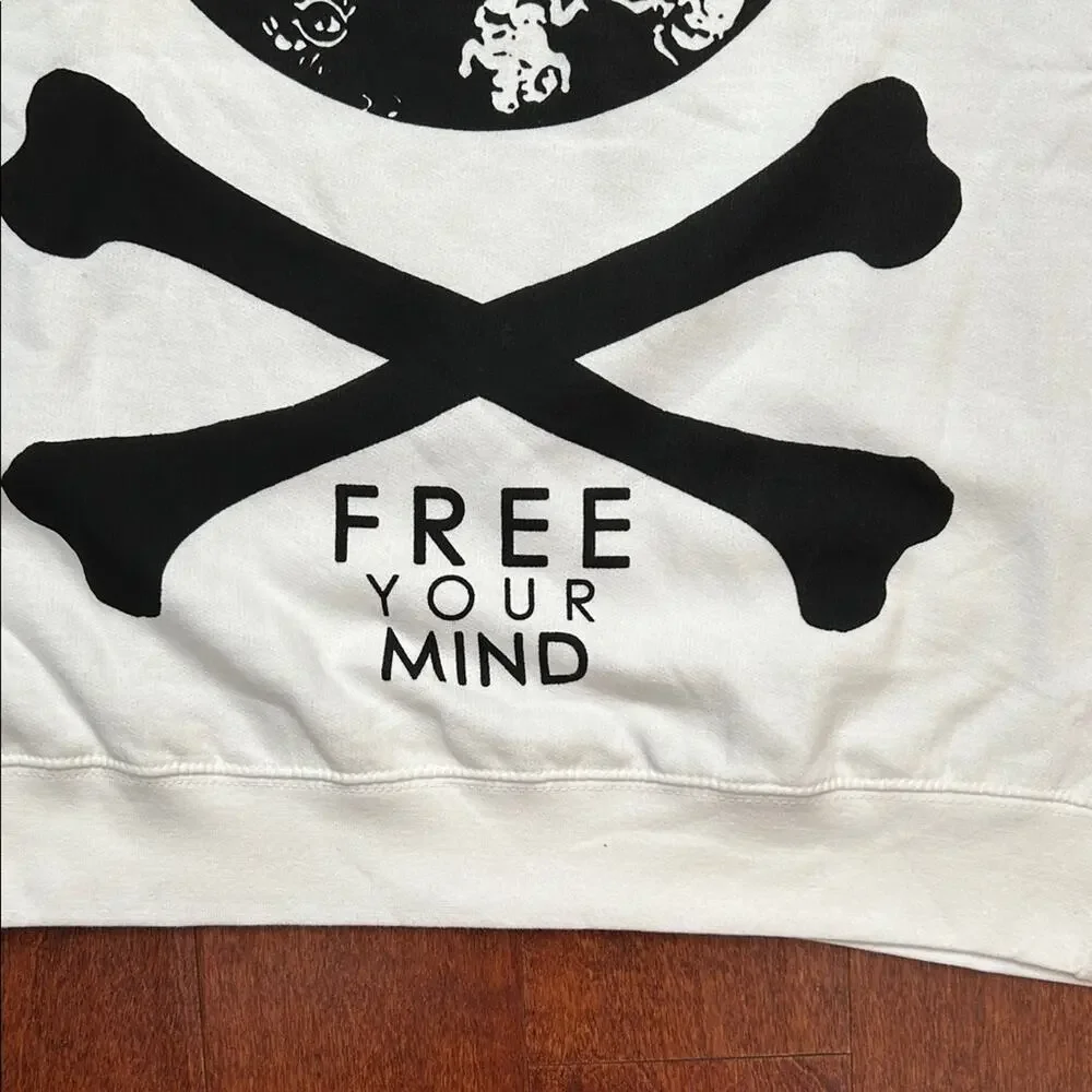 Hoods Up Free Your Mind Graphic Men's Crewneck Sweatshirt, Size Small, NWOT